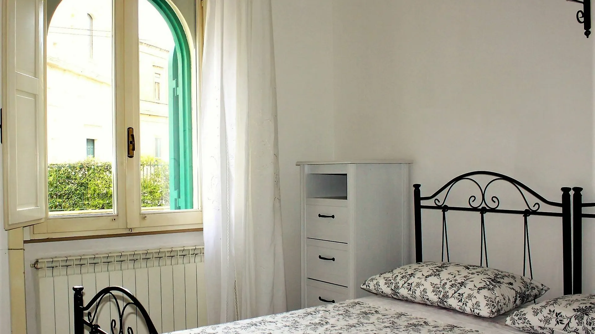 Apartment With 3 Bedrooms In Lecce, With Enclosed Garden And Wifi - 3 Italy